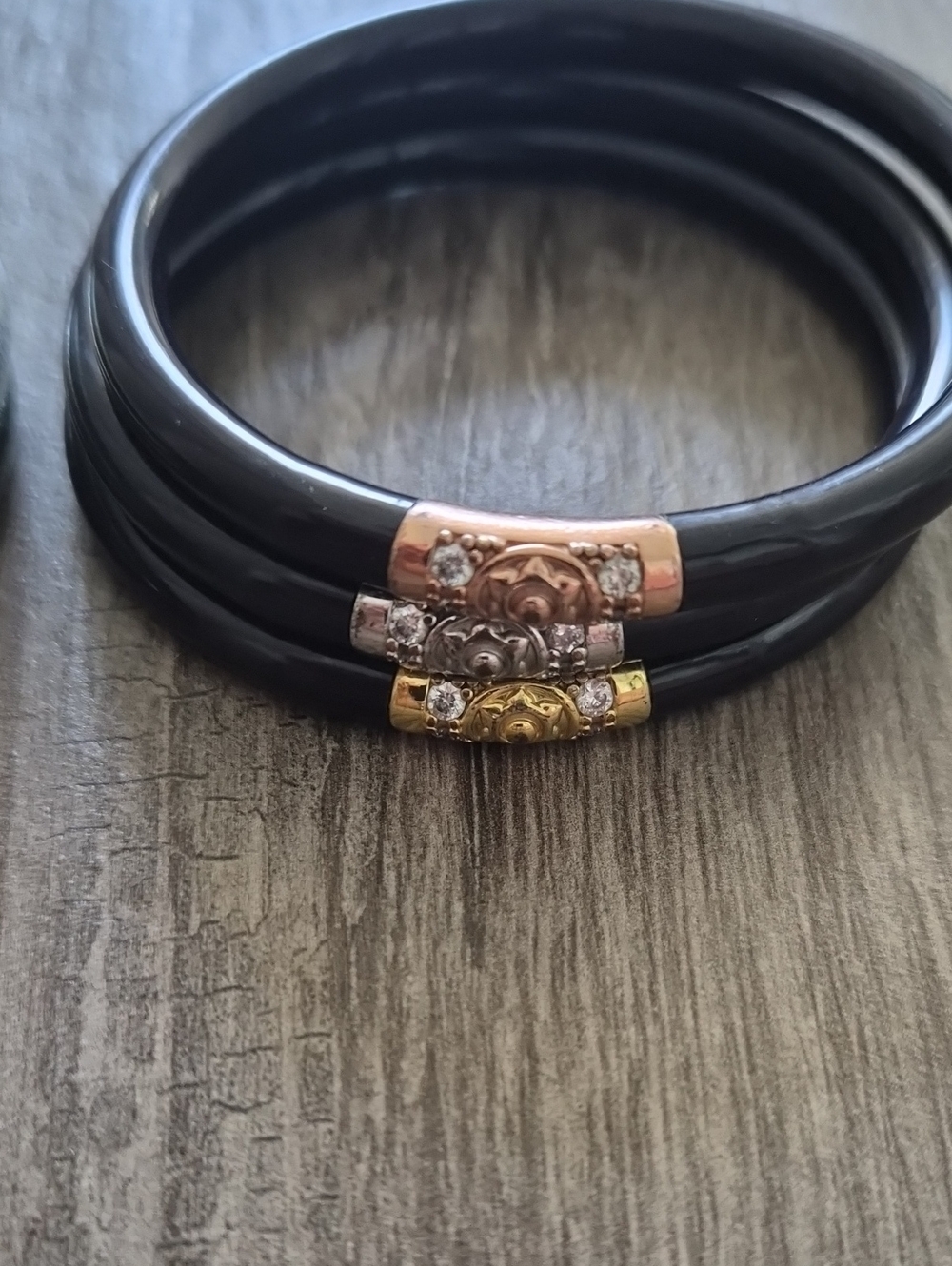 Buddha Girl Stack 6 Piece Black Sz Medium 3 Kings Plus 3 Serenity Small